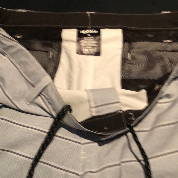 Ripzone hybrid swim/casual shorts - Picture 2 of 4